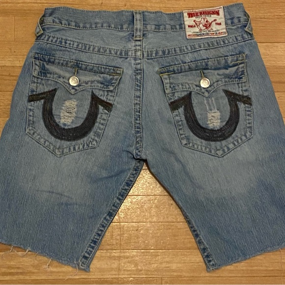 **SOLD** Vintage True Religion rainbow joey shorts - Picture 1 of 10